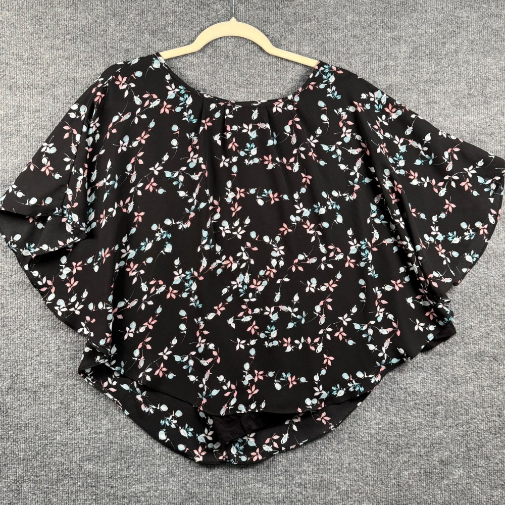 Elle Womens Medium Black Floral Chiffon Poncho Cape Top Lined Knit Tank Feminine